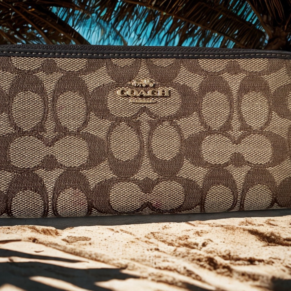 Coach Signature Wallet | Tan & Brown Canvas | Classic Zip Around